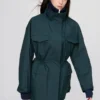 Abrigo corto utilitario para mujer en pantalones cortos Abrigo corto utilitario para mujer en pantalones cortos
