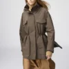 Abrigo corto utilitario para mujer en pantalones cortos Abrigo corto utilitario para mujer en pantalones cortos