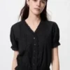 Blusa de algodón con cuello en V y tejido dobby para mujer Blusa de algodón con cuello en V y tejido dobby para mujer