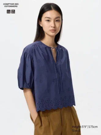 Blusa de mangas cortas con bordado para mujer
