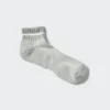 Calcetines de felpa a rayas para hombres en pantalones cortos