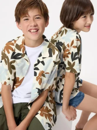 Camisas infantiles de cuello abierto | Mangas cortas | Estampado