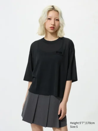 Camiseta corta con gráfico Babymonster UT para mujer | Transparente