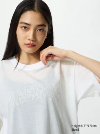 Camiseta corta con gráfico Babymonster UT para mujer | Transparente