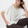 Camiseta de mujer AIRism con cuello en V holgada | 2 Way Camiseta de mujer AIRism con cuello en V holgada | 2 Way