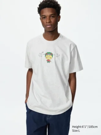 camiseta grfica manga ut shueisha 100th ut para hombre coji coji 1 330x440 - Camiseta gr&aacute;fica Manga Ut Shueisha 100Th UT para hombre | Coji-Coji