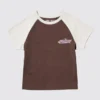 Camiseta gráfica UT con personajes alegres para mujer