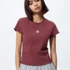 Camiseta mini con estampado UT de Disney/Pixar para mujer Camiseta mini con estampado UT de Disney/Pixar para mujer