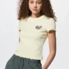 Camiseta mini con estampado UT de Disney/Pixar para mujer Camiseta mini con estampado UT de Disney/Pixar para mujer