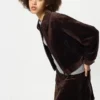 Chaqueta corta de pana para mujer con pantalones cortos Chaqueta corta de pana para mujer con pantalones cortos