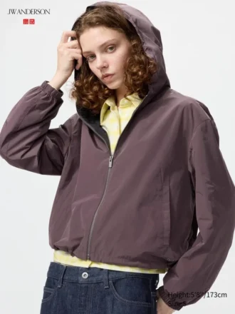 Parka corta cortavientos para mujer con pantalones cortos