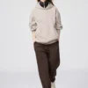 Sudadera unisex con capucha oversize Sudadera unisex con capucha oversize